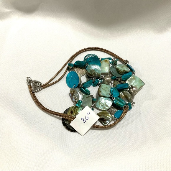 Blue Mother of Pearl necklace - Picture 9 of 11